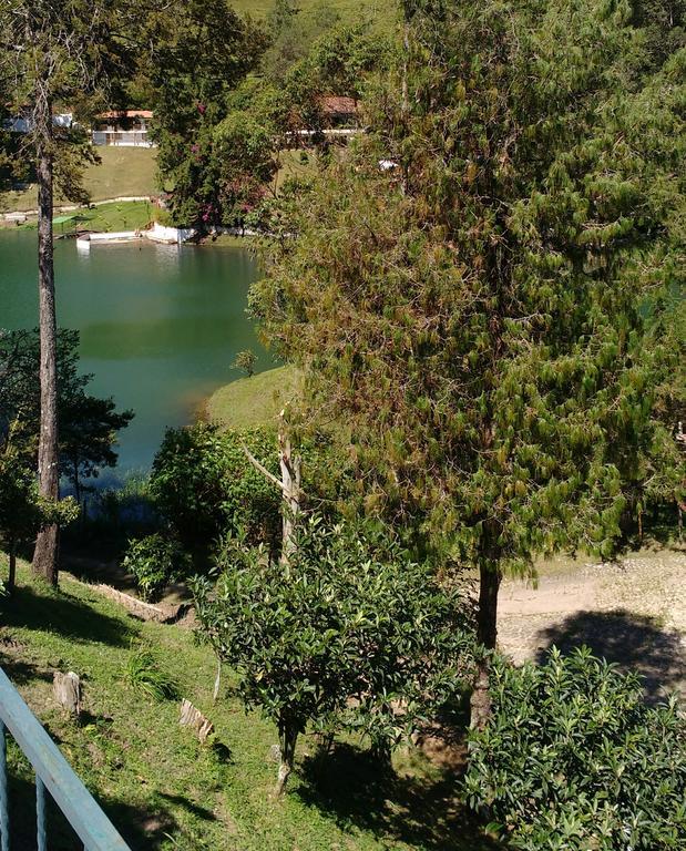 Вілла Las Cabanas Castillos Del Lago Гуатапе Екстер'єр фото